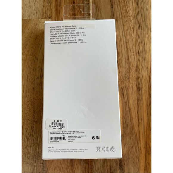 Apple iPhone 12 | 12 Pro Silicone Case with MagSafe - Black - Picture 2 of 3